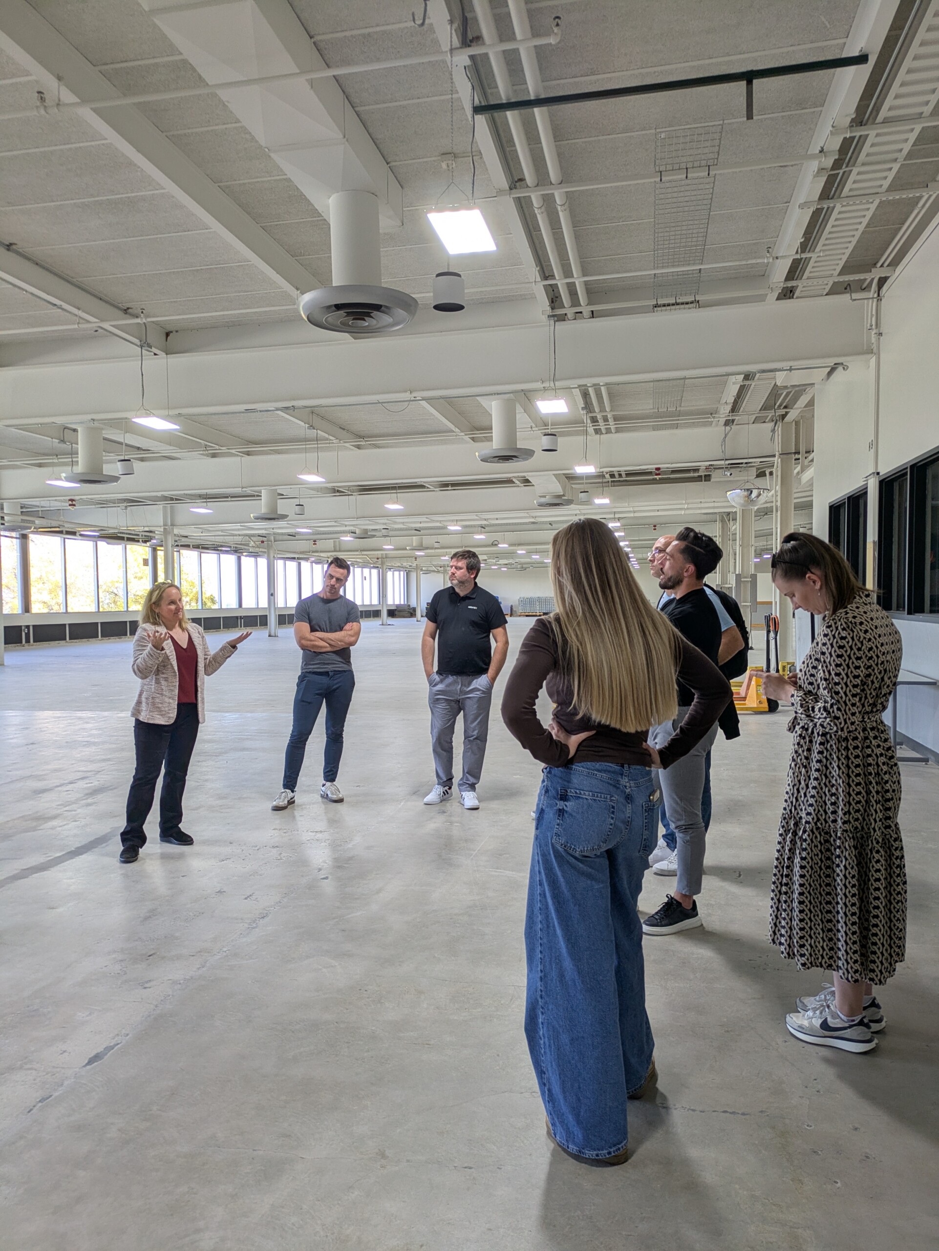 udeleženci čezmejnega pospeševalnika - Startup Overseas 2025