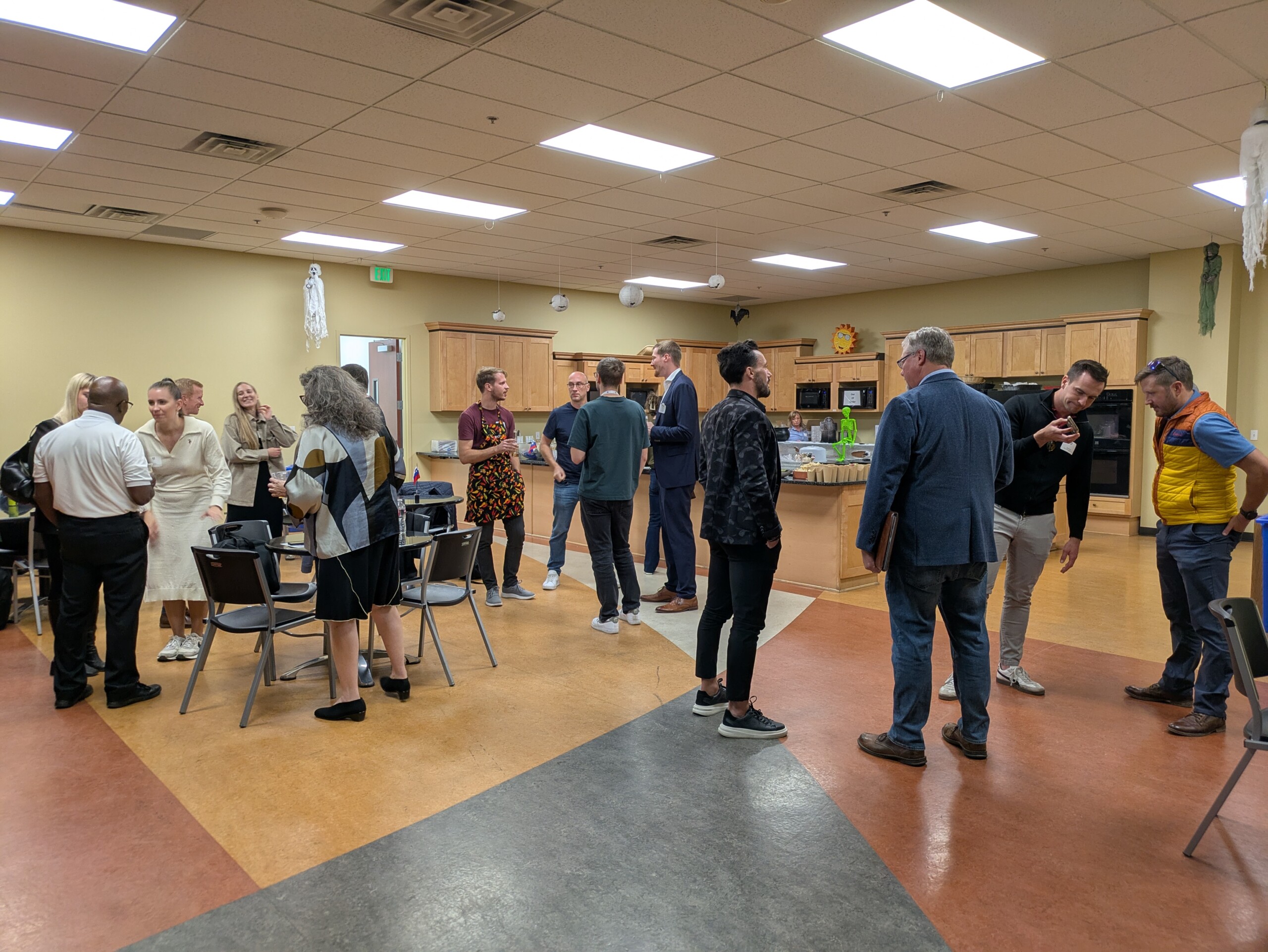 Udeleženci čezmejnega pospeševalnika Startup Overseas 2025