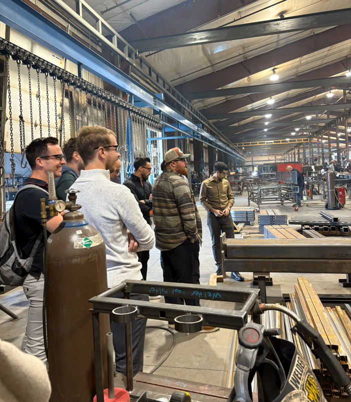 Čezmejni pospeševalnik ZDA 2025: »Amerika je drug svet.«