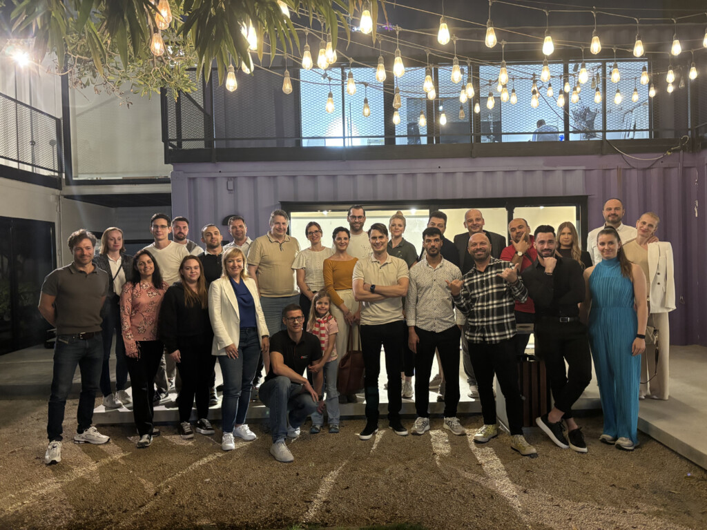 Udeleženci mednarodnega pospeševalnika UAE 2025/26